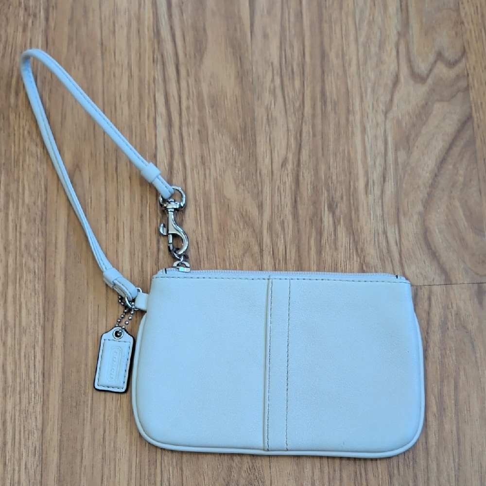 Coach Wristlet Leather White